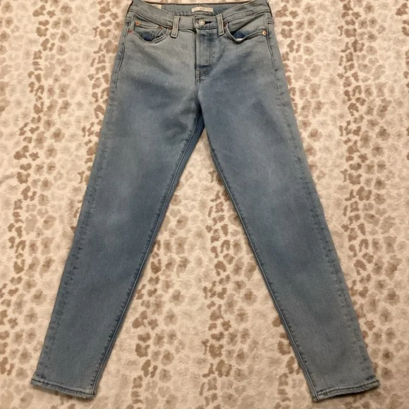 Levi’s Wedgie Fit Light Wash Denim Jeans, Size 26 - Picture 7 of 14